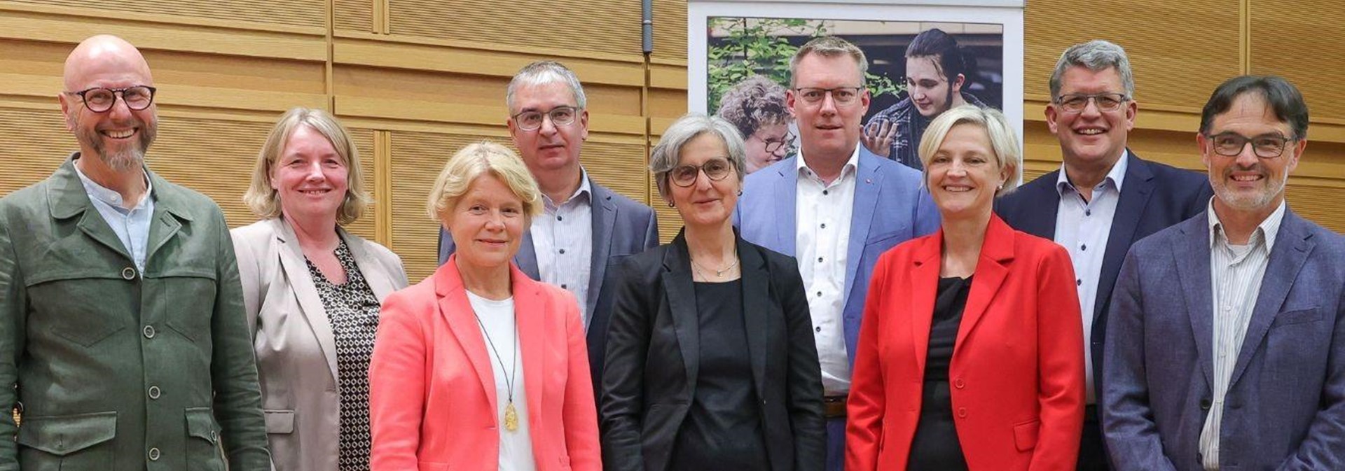 v.l.n.r.: Wilfried Gaul-Canjé, Birgit Ackermann, Janina Bessenich, Andreas Rieß, Heike Klier, Christian Germing, Dr. Gertrud Hanslmeier-Prockl, Wolfgang Klose, Wolfgang Tyrychter