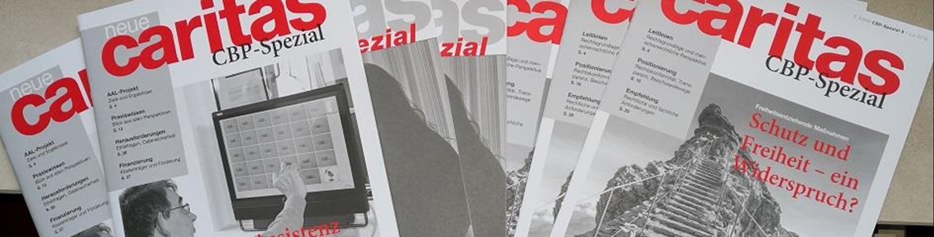 Verschiedene Ausgaben der Zeitschrift CBP-Spezial nebeneinander